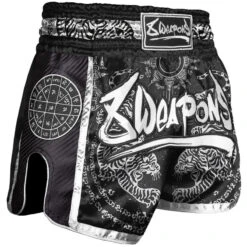 8 Weapons Muay Thai Short Carbon Sak Yant Tigers Zwart
