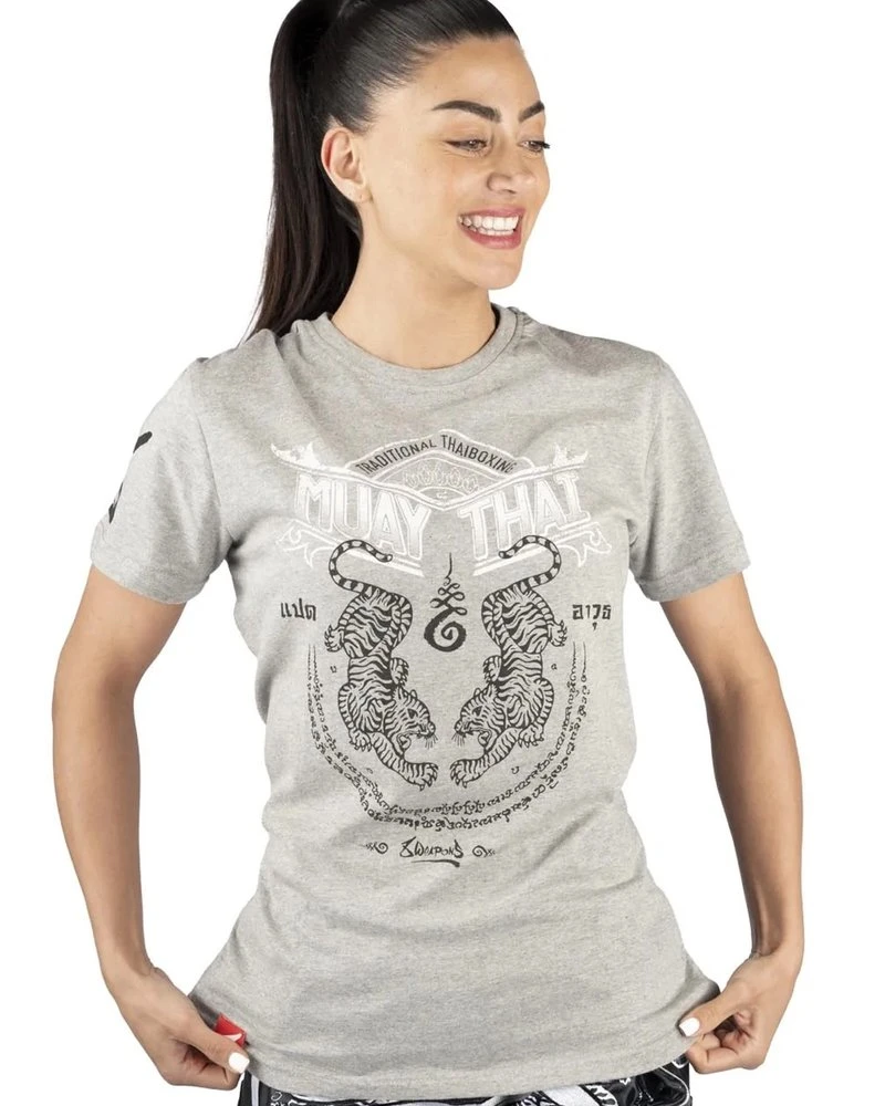 8 Weapons T Shirt Sak Yant Tigers Grijs Wit - Image 5