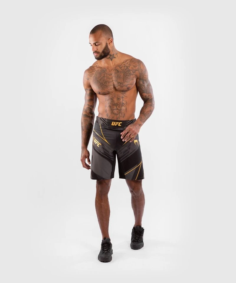 UFC Venum Authentic Fight Night Heren Short Long Fit Champion - Image 3