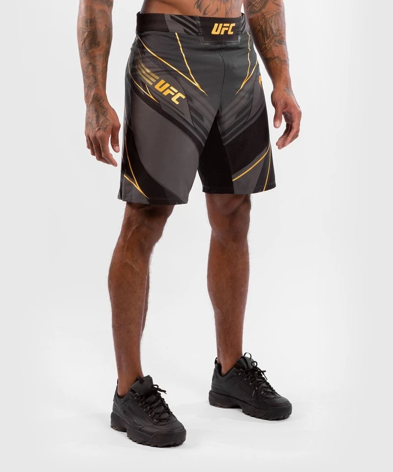 UFC Venum Authentic Fight Night Heren Short Long Fit Champion - Image 9