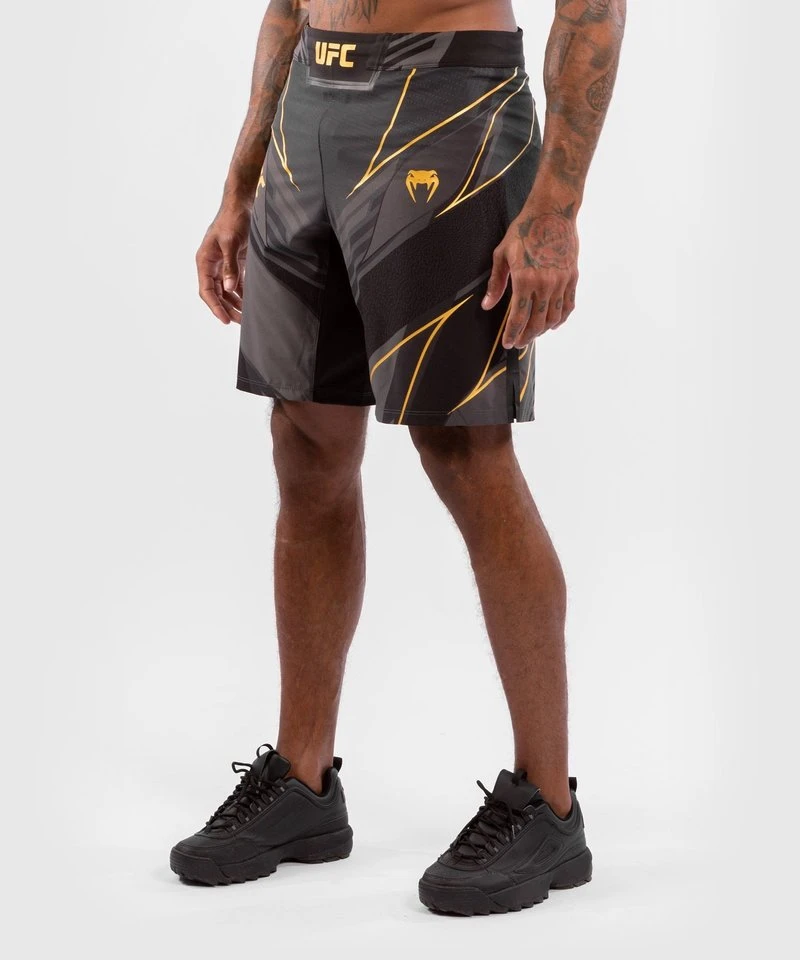 UFC Venum Authentic Fight Night Heren Short Long Fit Champion - Image 10