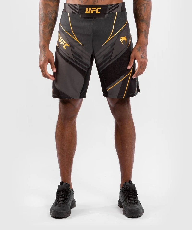 UFC Venum Authentic Fight Night Heren Short Long Fit Champion