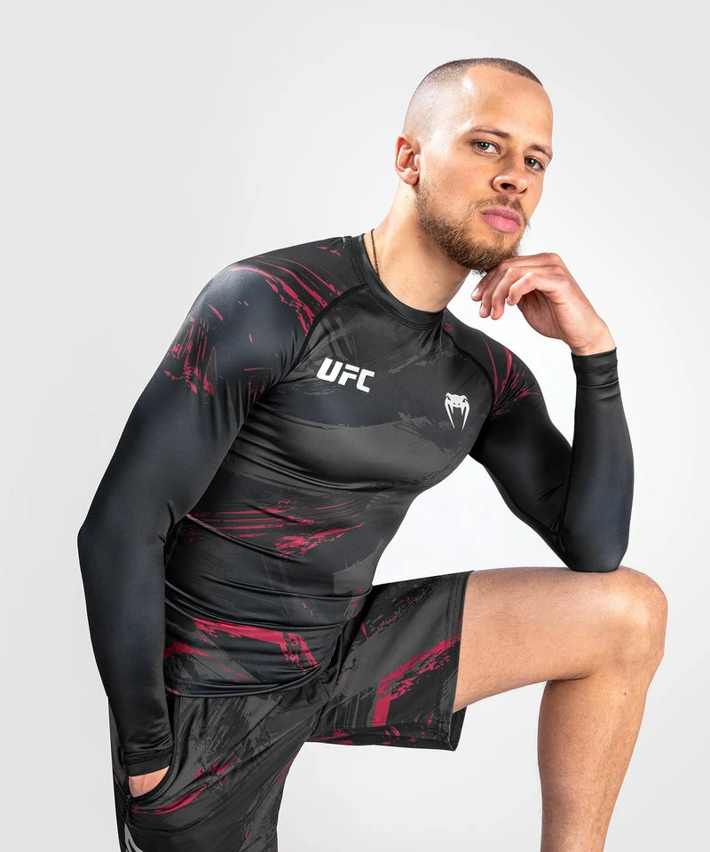 UFC Venum Authentic Fight Week 2.0 Performance L/S Rash Guard Zwart Rood - Image 4