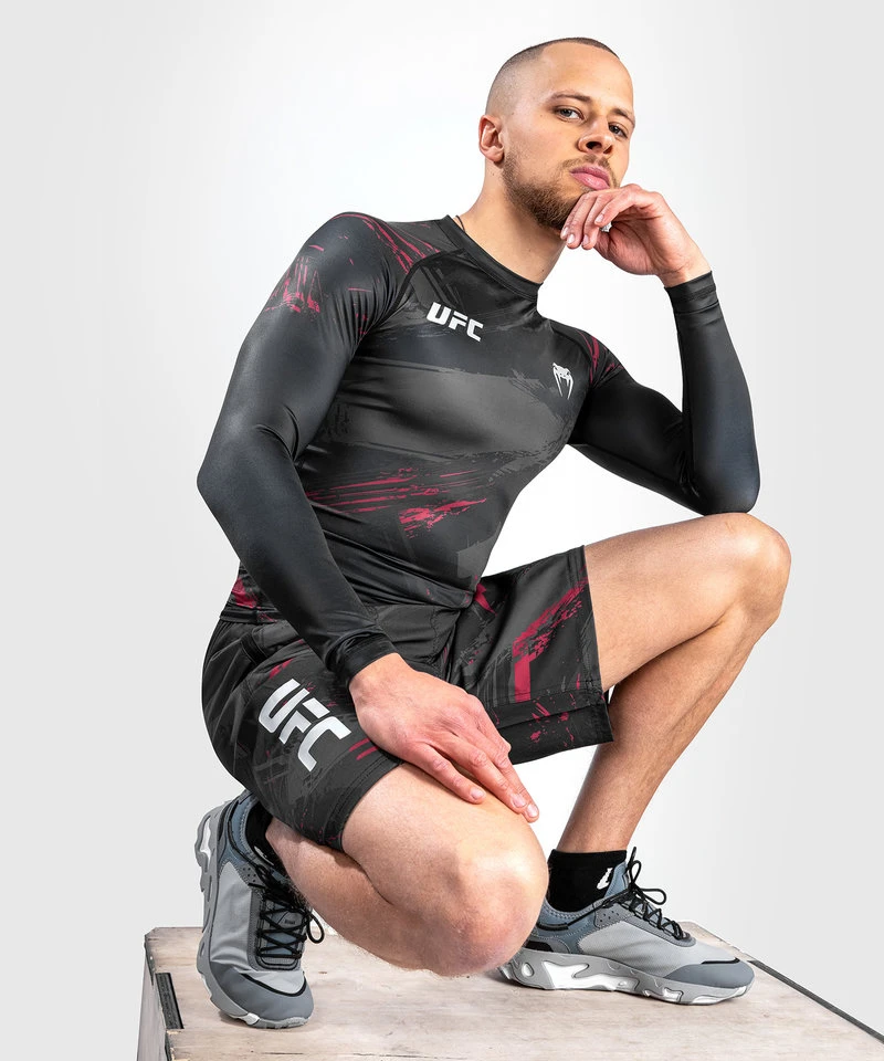 UFC Venum Authentic Fight Week 2.0 Performance L/S Rash Guard Zwart Rood - Image 5