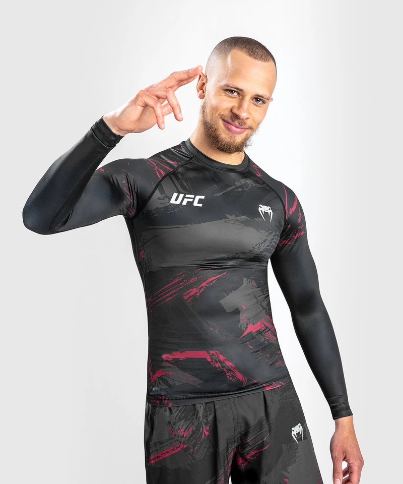 UFC Venum Authentic Fight Week 2.0 Performance L/S Rash Guard Zwart Rood - Image 7