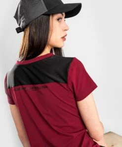 UFC Venum Performance Institute T-Shirt Dames Rood