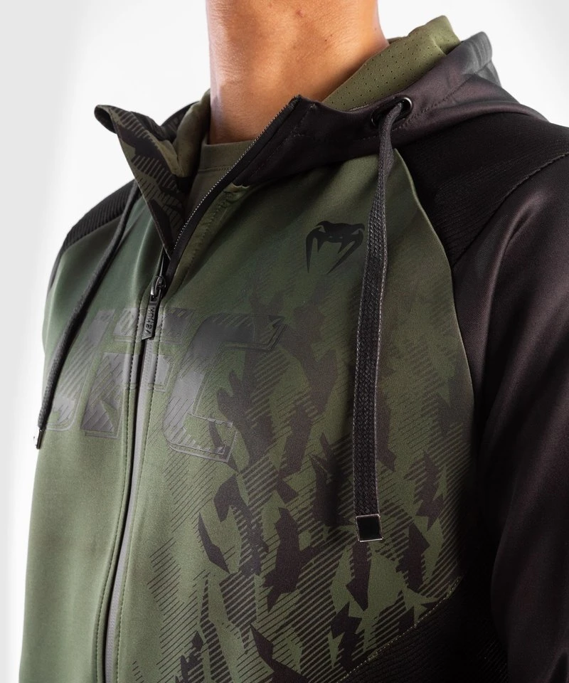 UFC Venum Authentic Fight Week Hoodie Met Rits Kaki - Image 6