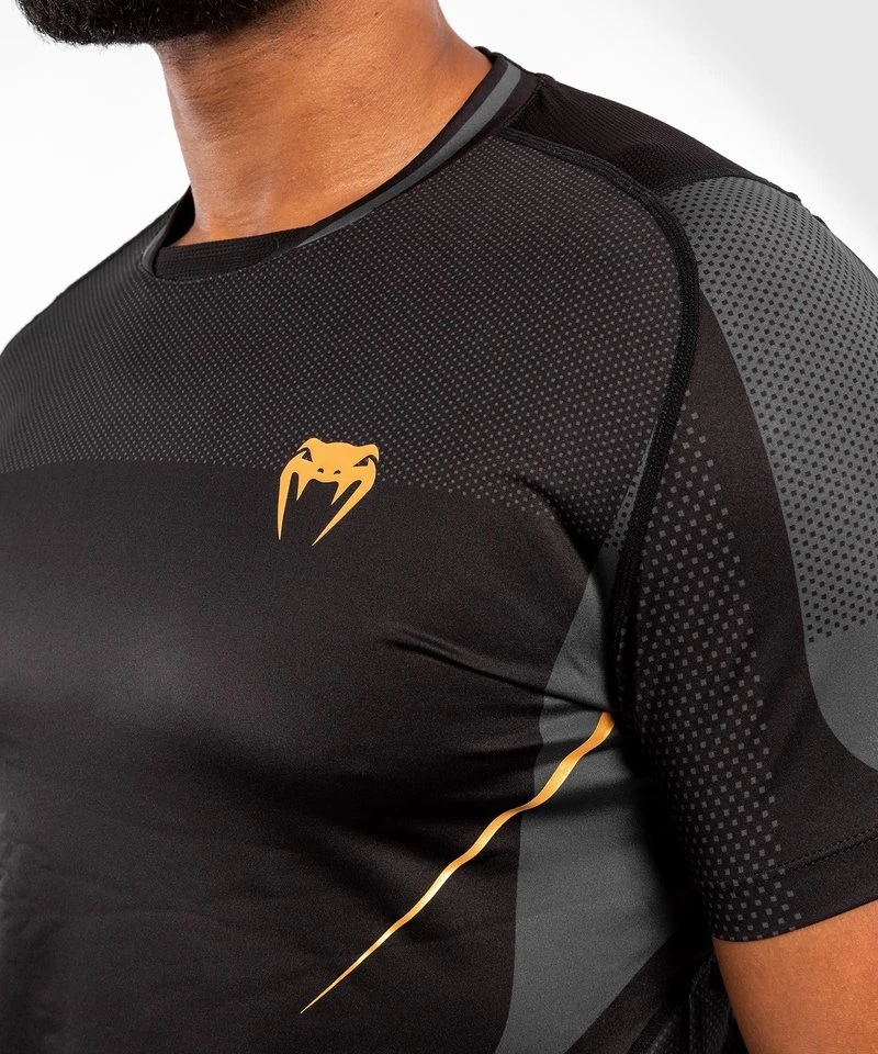 Venum Athletics Dry Tech T-shirt Zwart Goud - Image 5