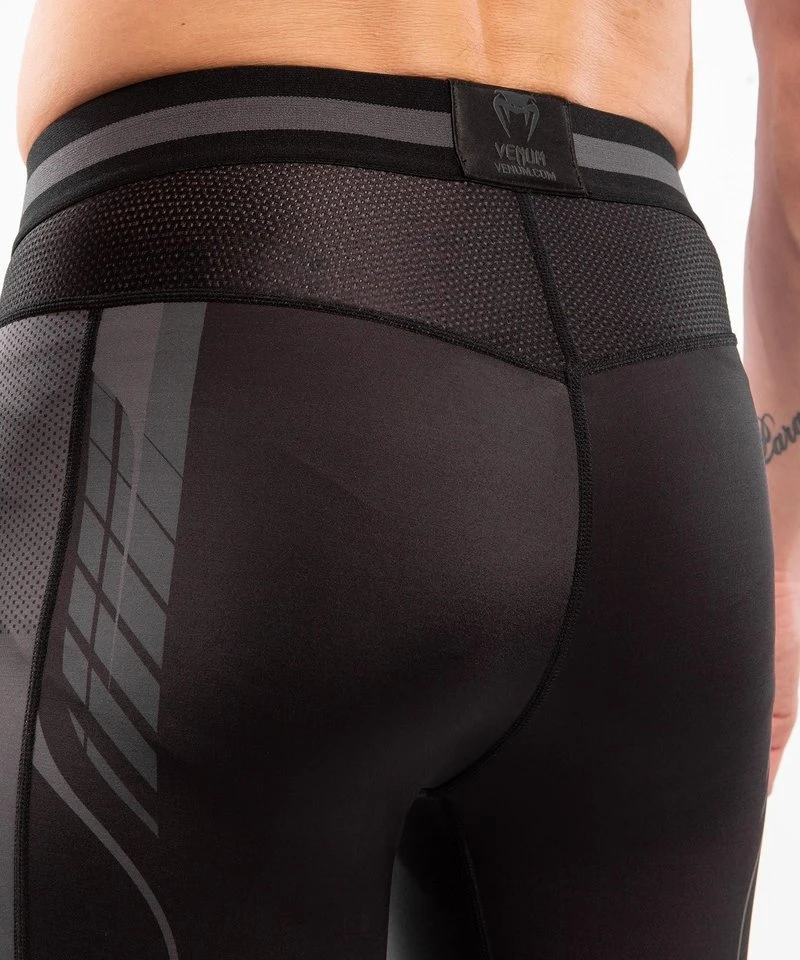 Venum Athletics Vale Tudo Compressie Short Zwart Goud - Image 2