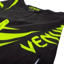 Venum Challenger Fightshort Zwart Neo Geel