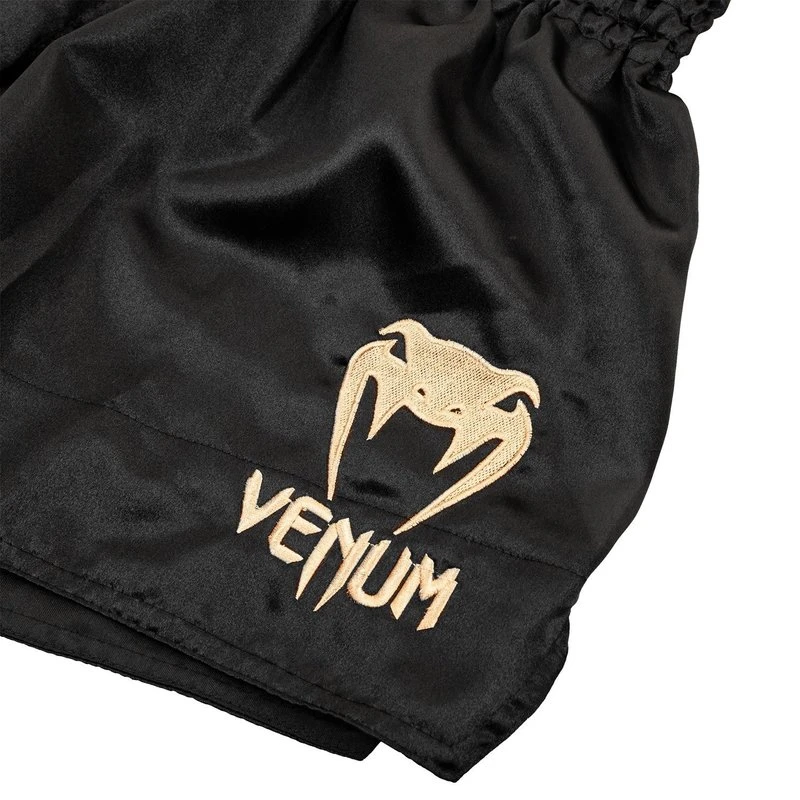 Venum Classic Muay Thai Kickboks Broekjes Zwart Goud - Image 2