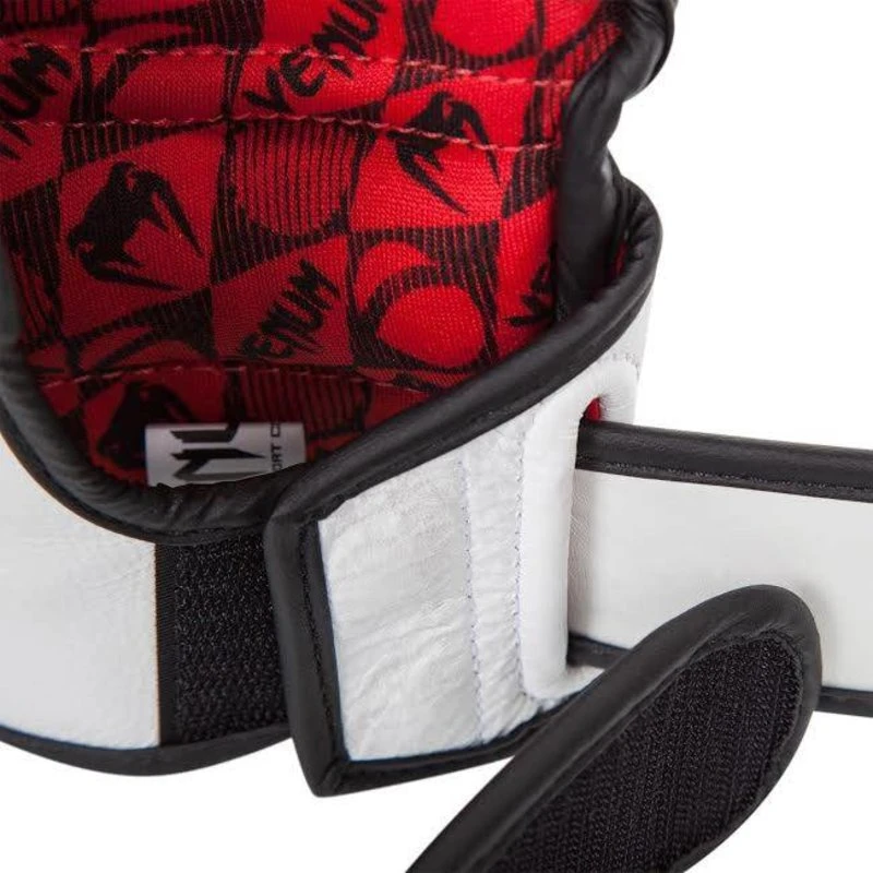 Venum MMA Handschoenen Undisputed 2.0 Zwart Wit MMA Gloves