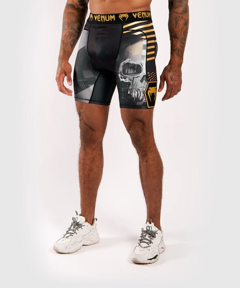 Venum Skull Compression Shorts Zwart Goud - Image 2