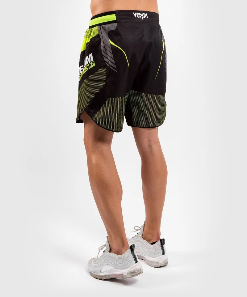 Venum Training Camp 3.0 Fight Shorts Zwart Geel - Image 4